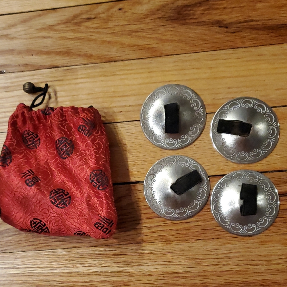 Zills with bag